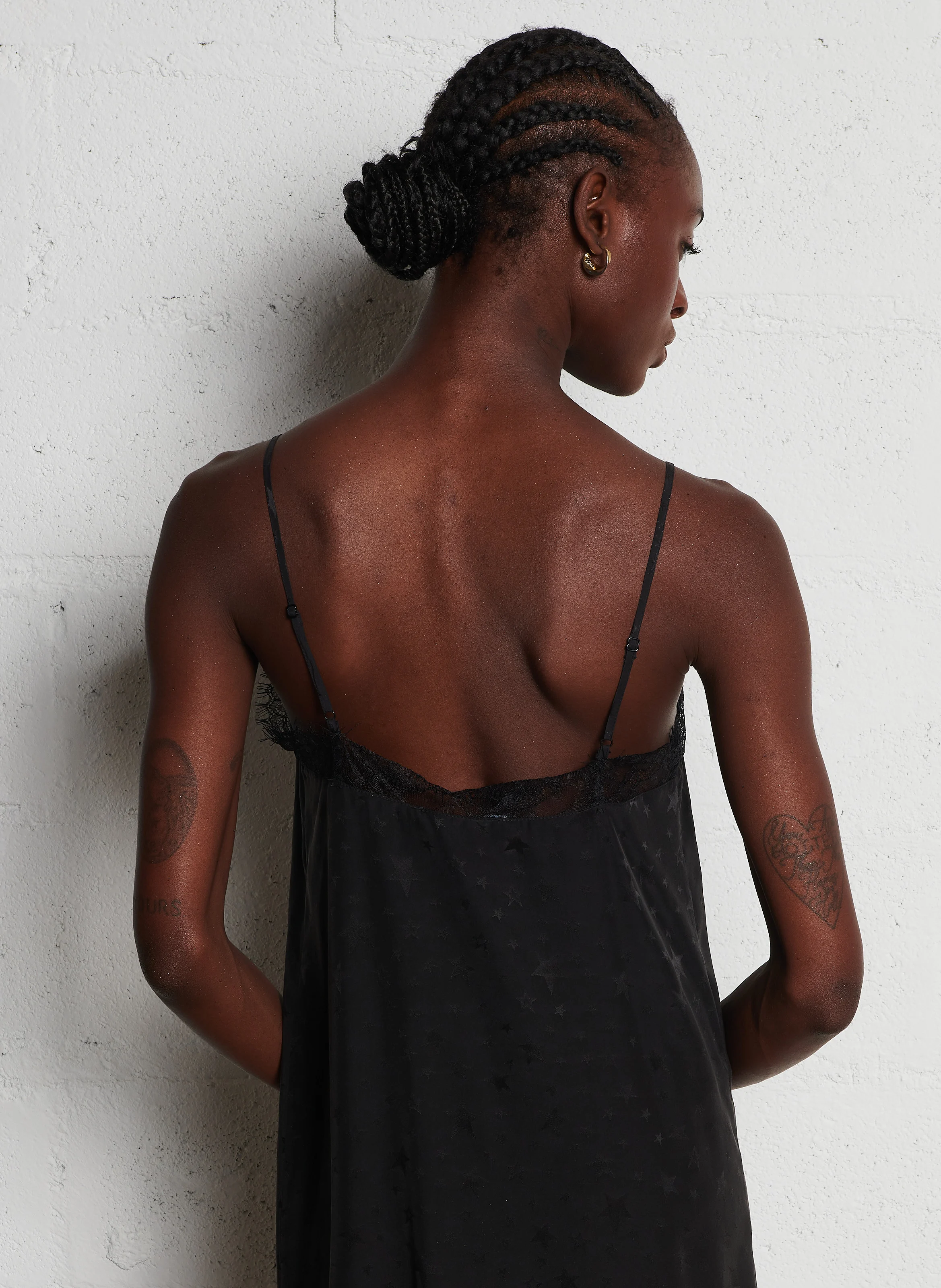 RAYLORA - Robe courte dentelle en soie | Noir