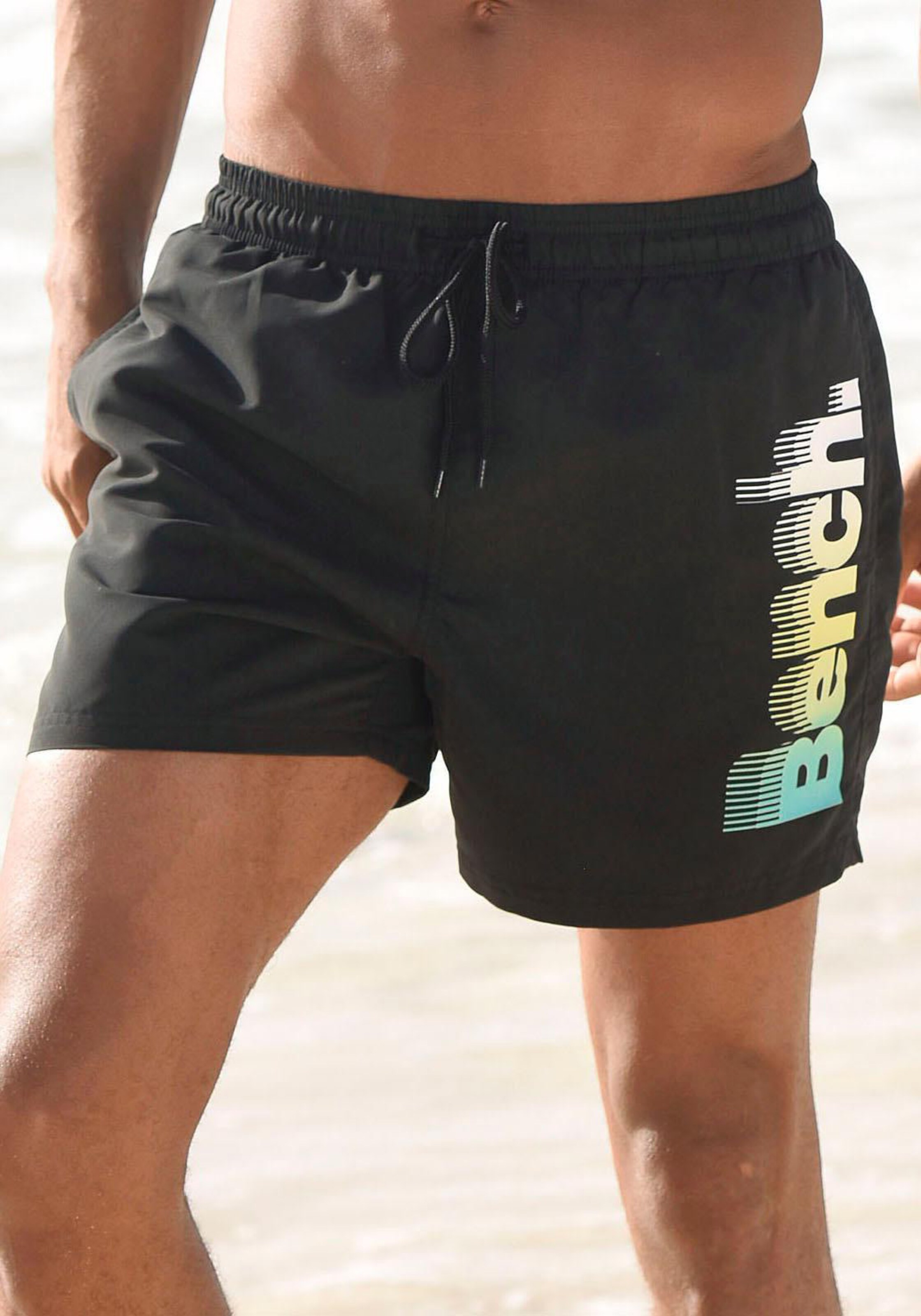 Bench. Badeshorts in schwarz