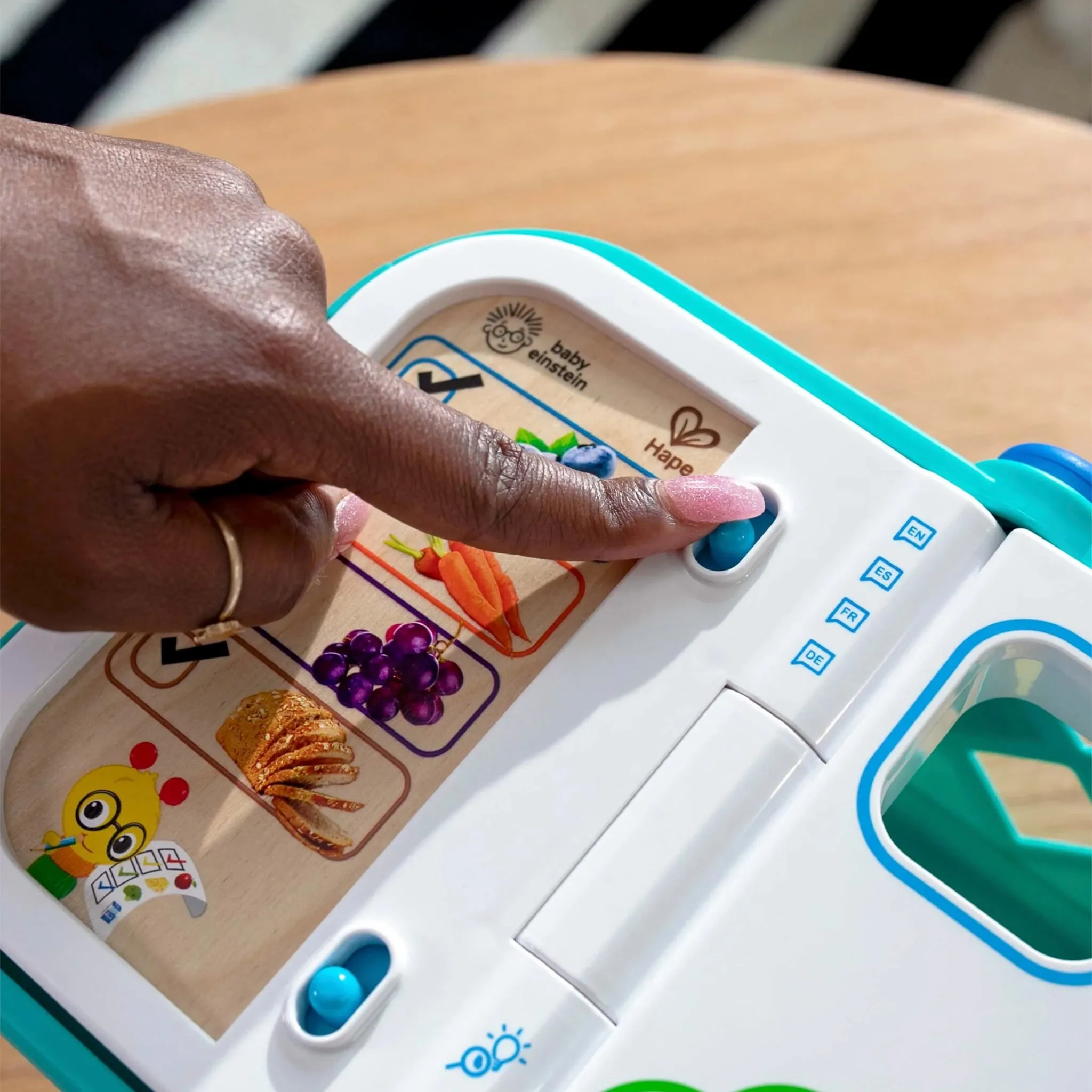 Hape Cuisinière Tactile Magic Touch