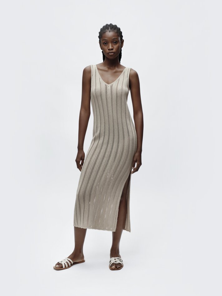 Vestido longo de malha vazada - Areia