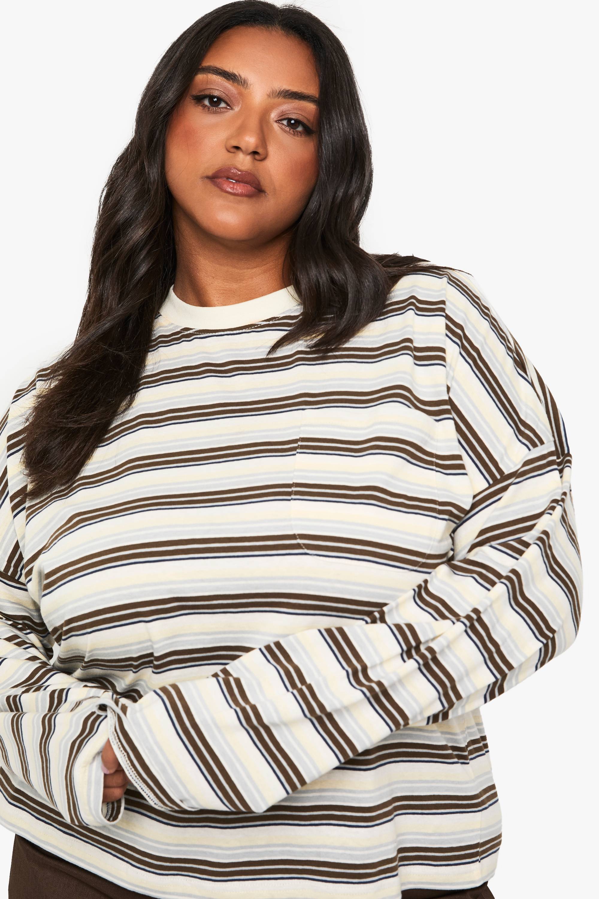 boohoo Haut Grande Taille À Manches Longues En Coton Rayé Avec Poche Sur Le Devant