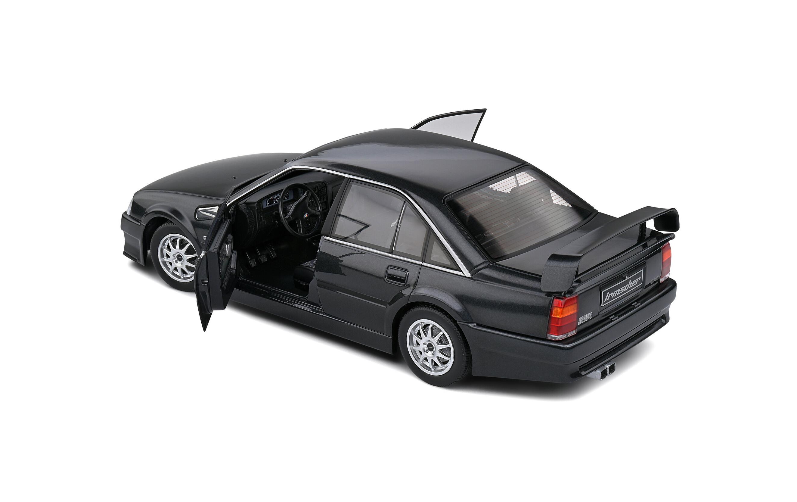 Opel Omega 500 Schwarz, 1:18Detailgetreues Modellauto für Sammler im Massstab 1:18