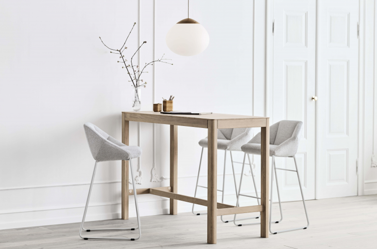Bolia Kimono barkruk grijs, zwart staal