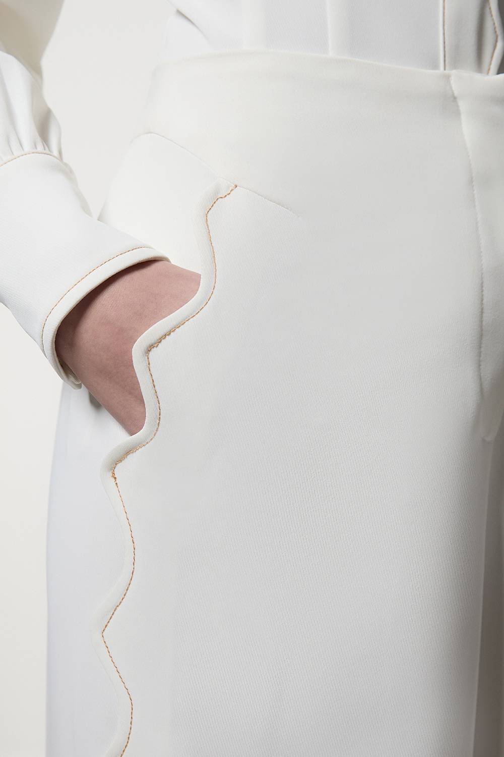 KarenMillen Pantalon en crêpe tissé avec bordures festonnées