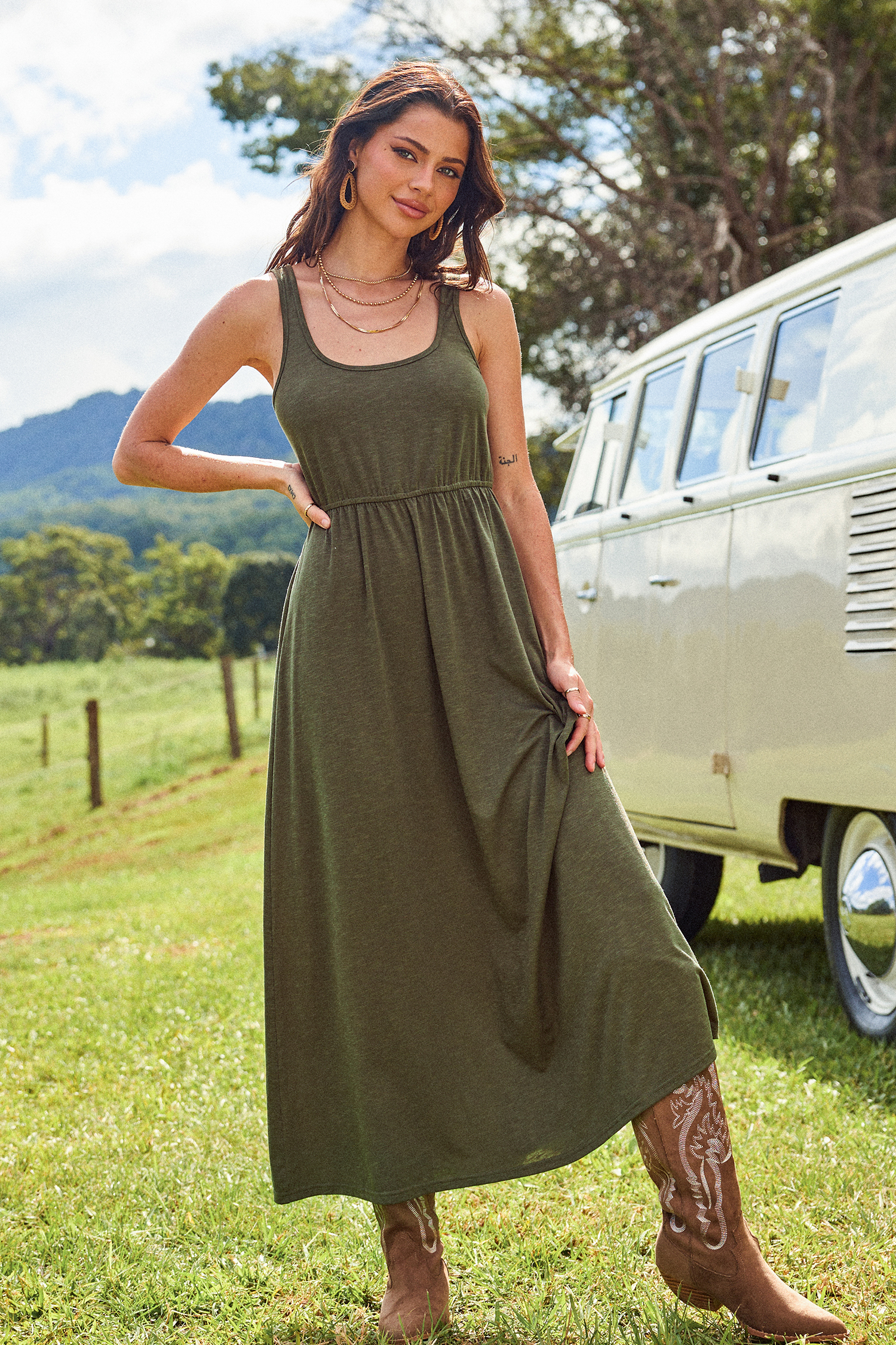 Robe maxi sans manches à col en U olive