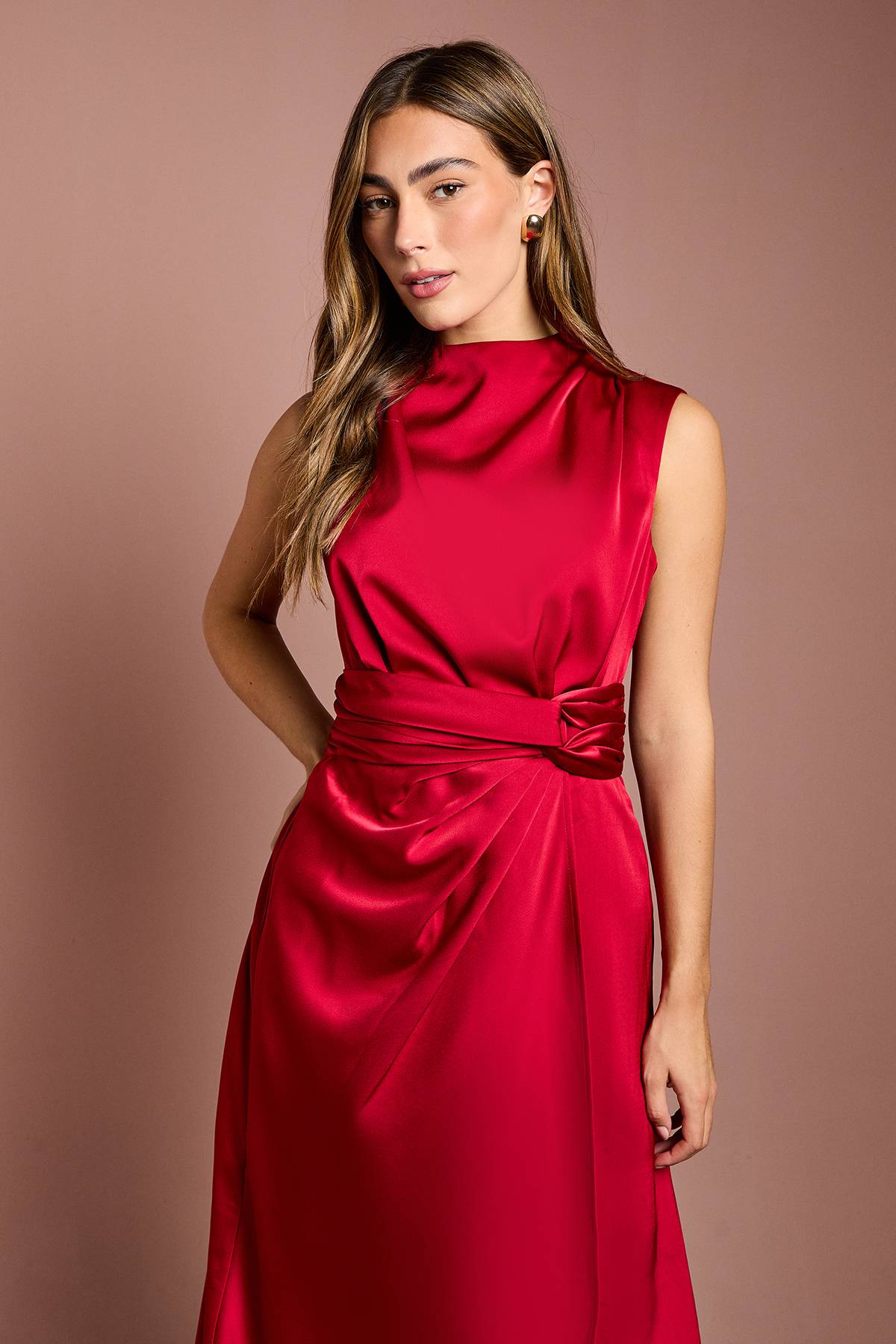 Coast Robe Mi-Longue en Satin avec Taille Torsadée