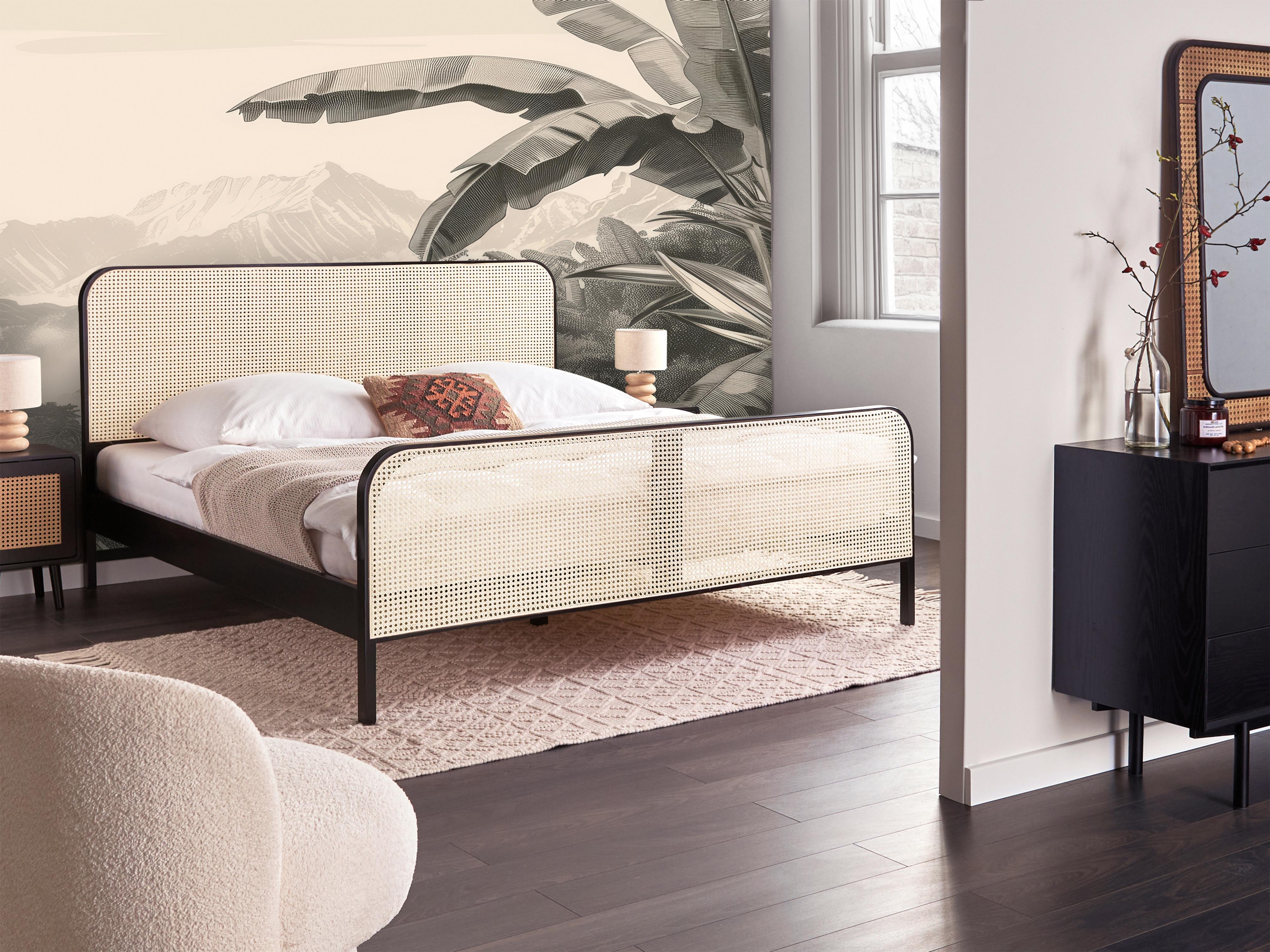 Bed Dennenhout GONFARON 180 x 200 cm Zwart