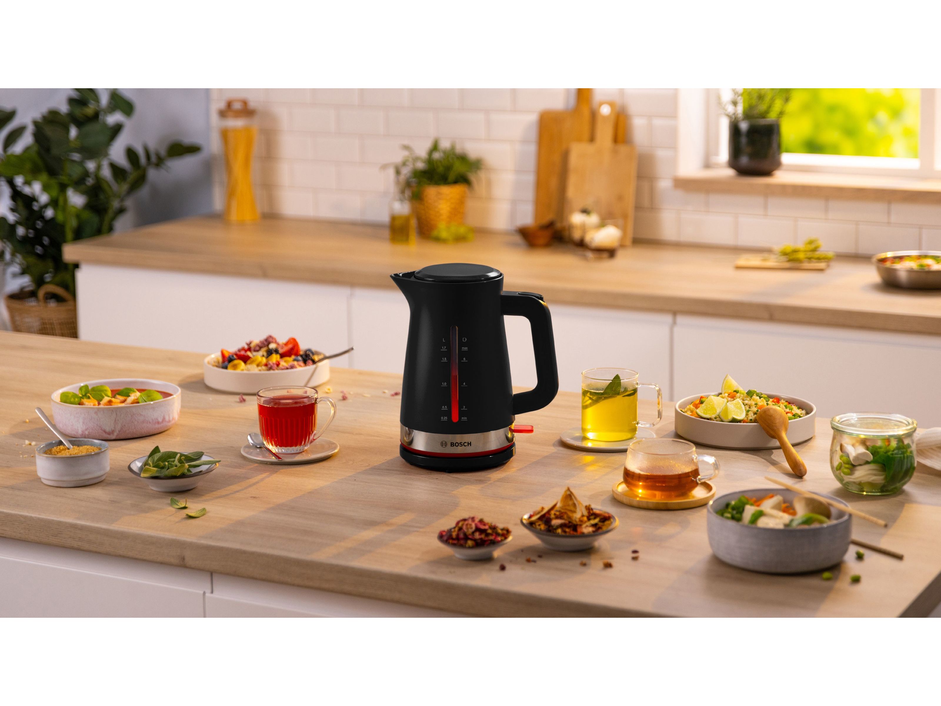 JARRO ELÉTRICO BOSCH TWK4M223 PRETO MYMOMENT 2400W