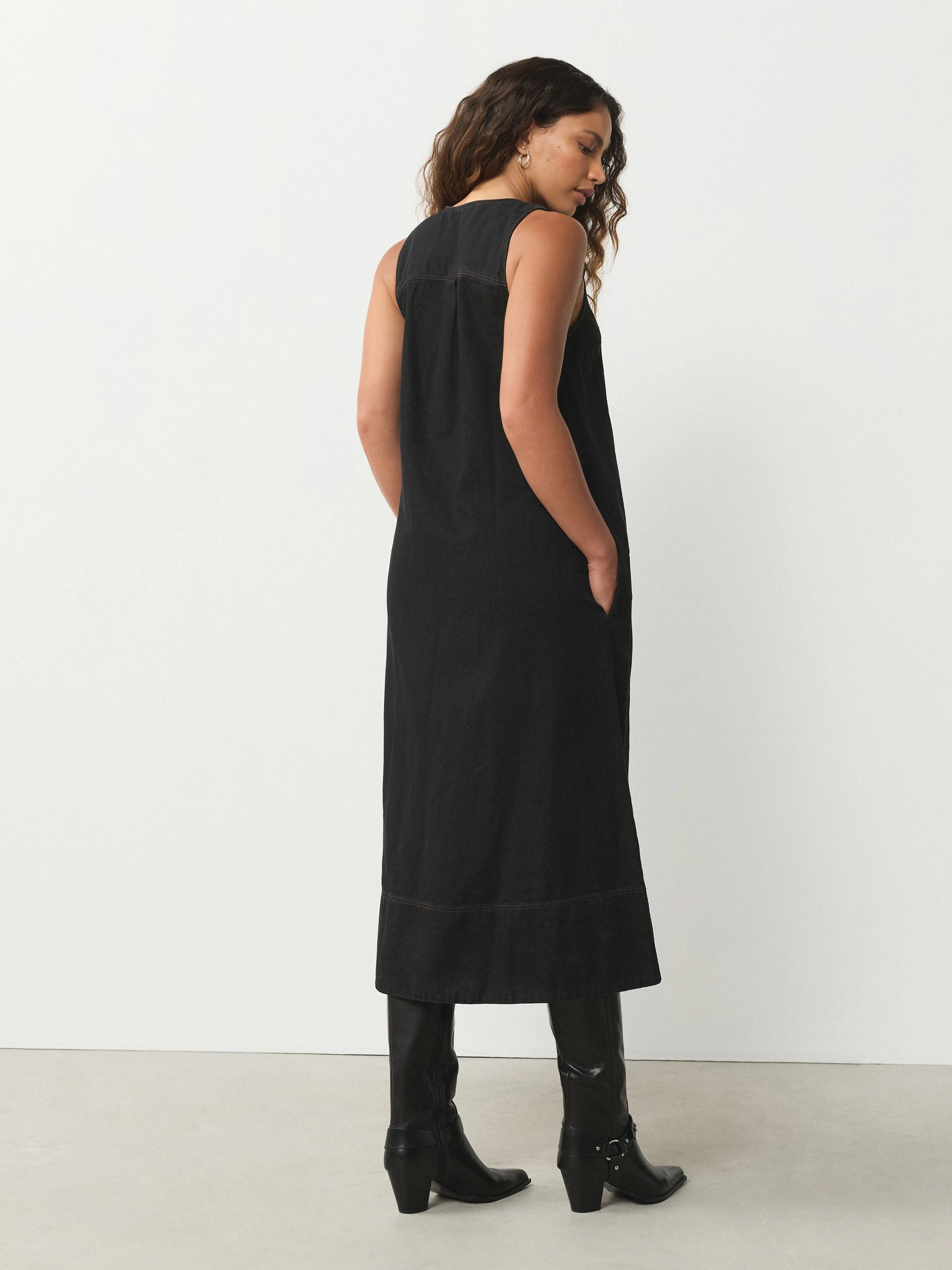 Zwart - V-Neck Sleeveless Maxi Dress