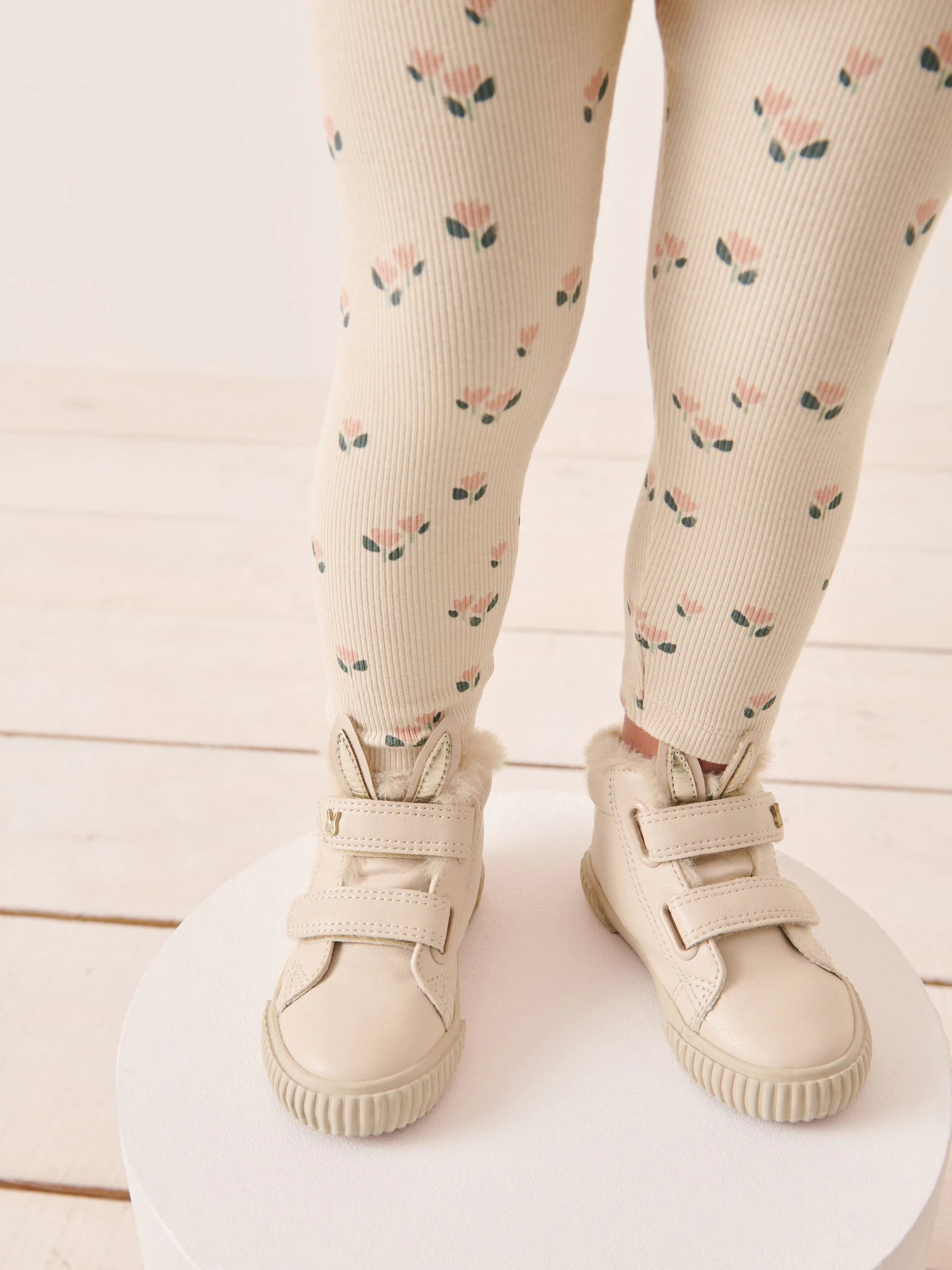 Lichtbeige met konijn - Hoge sneakers met klittenbandsluiting