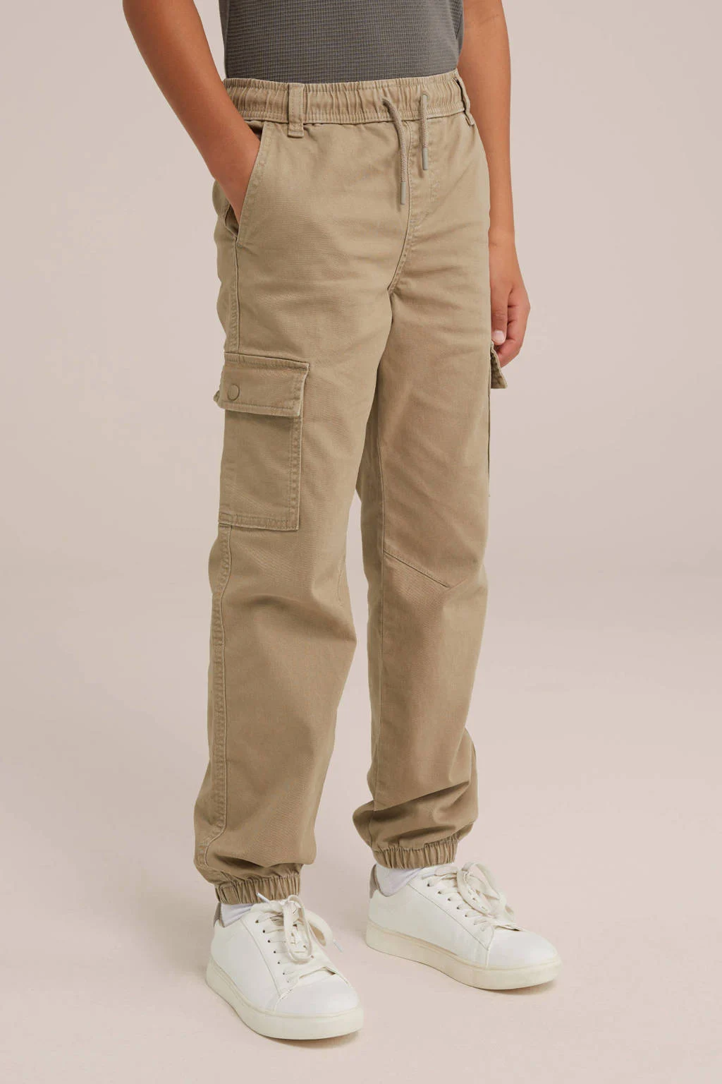 WE Fashion slim fit cargobroek kaki