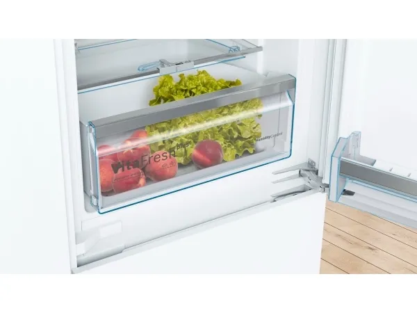 Bosch Serie | 6 KIS87AFE0 - Køleskab/fryser - bund-fryser - til indbygning - niche - bredde: 56 cm - dybde: 55 cm - højde: 177.5 cm - 272 liter - Klasse E - Fladhængsel