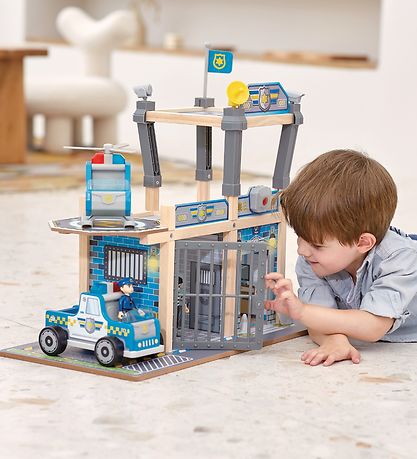 Hape Leges?t - 13 dele - Politistation