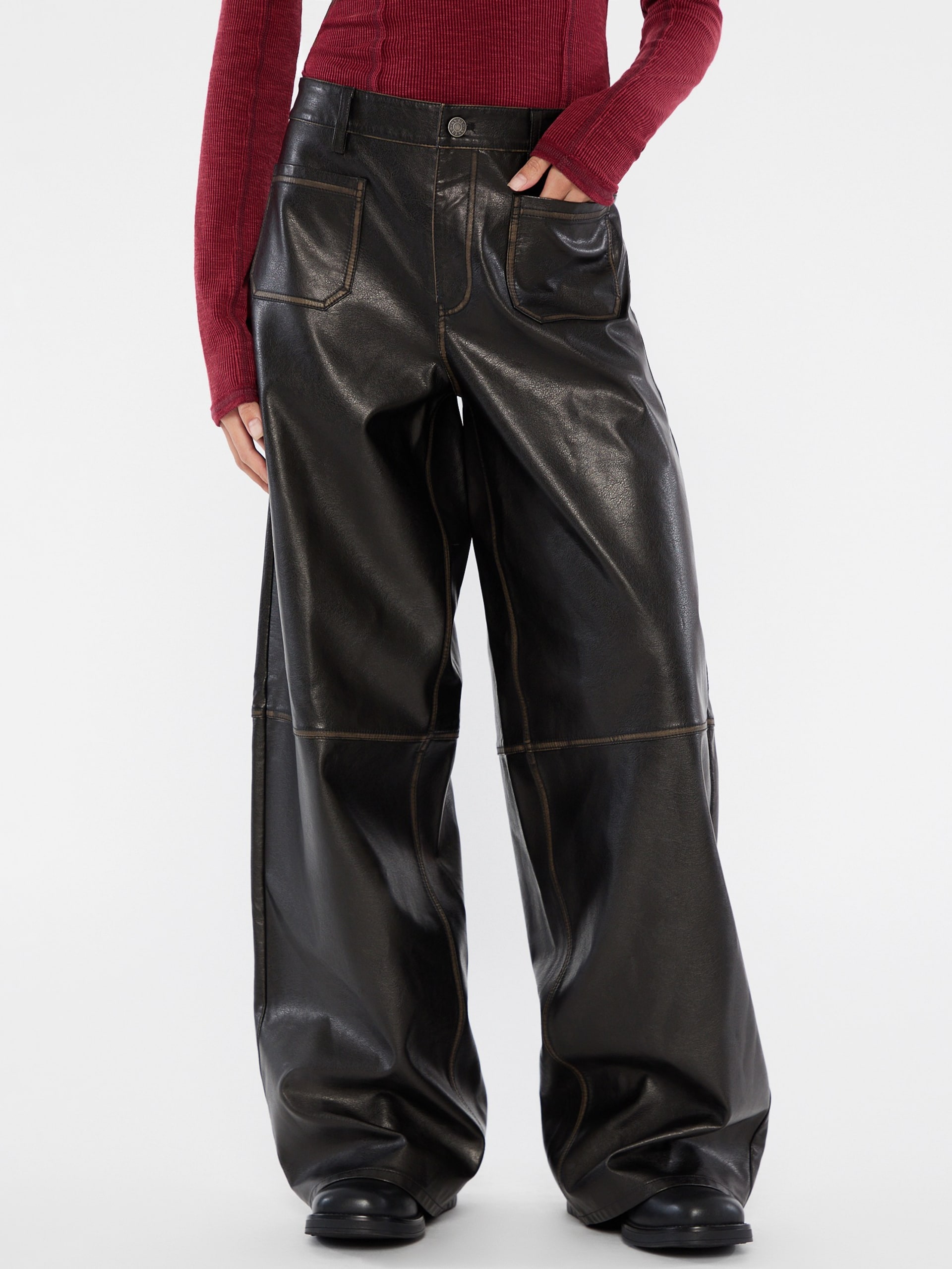 Calça de perna larga com bolsos e detalhes em couro sintético da GUESS Originals