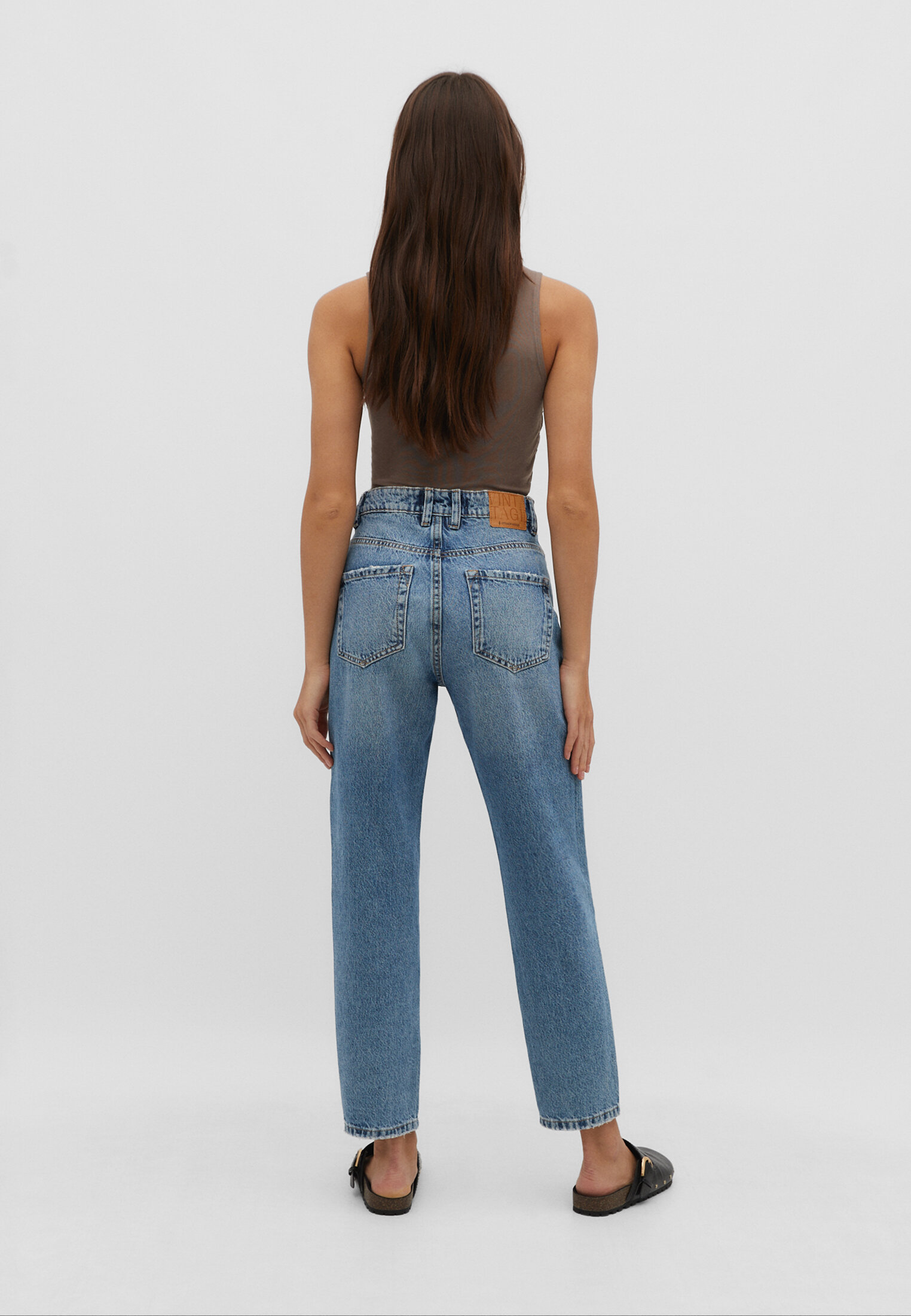 Calça jeans Mom fit 1460