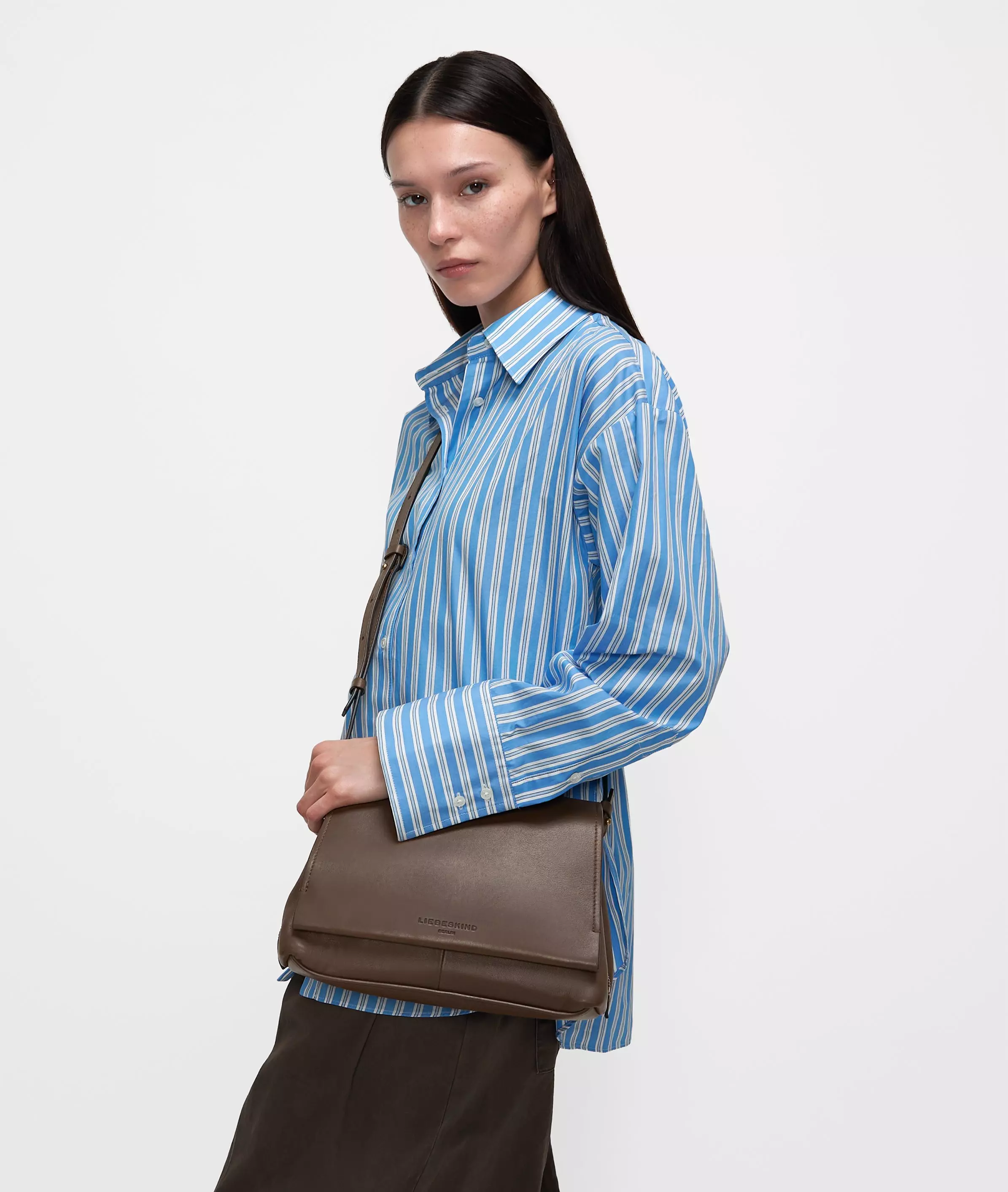 Hera Crossbody M Spacious crossbody bag made from sheepskin