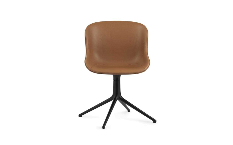 Normann Copenhagen Hyg stoel full upholstery met swivel onderstel Zand Synergy
