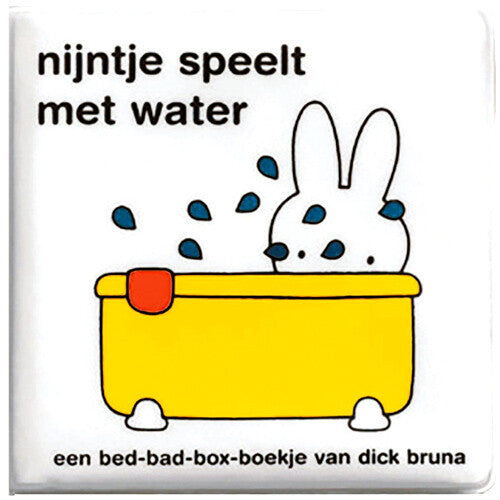 Nijntje badboekje nijntje speelt met water