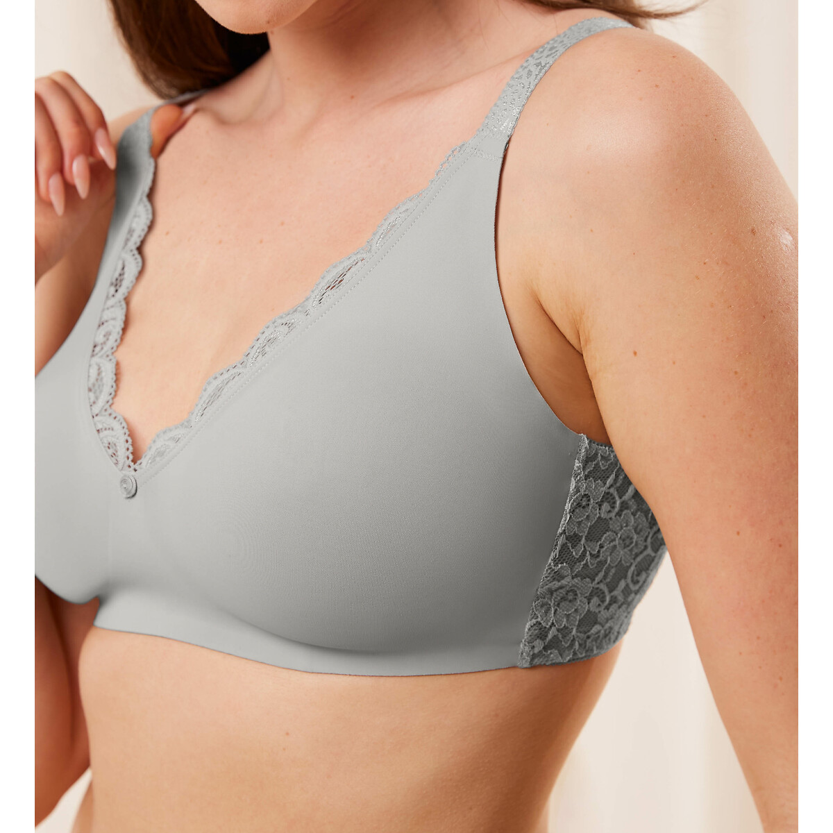 TRIUMPH<br>Sutiã minimizador sem aro Amourette