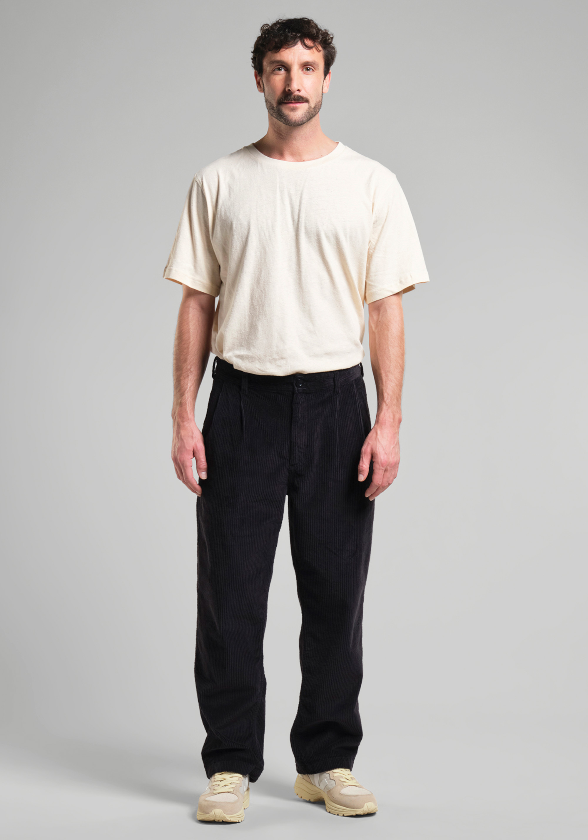Dedicated Cord-Hose Vallen Corduroy Black