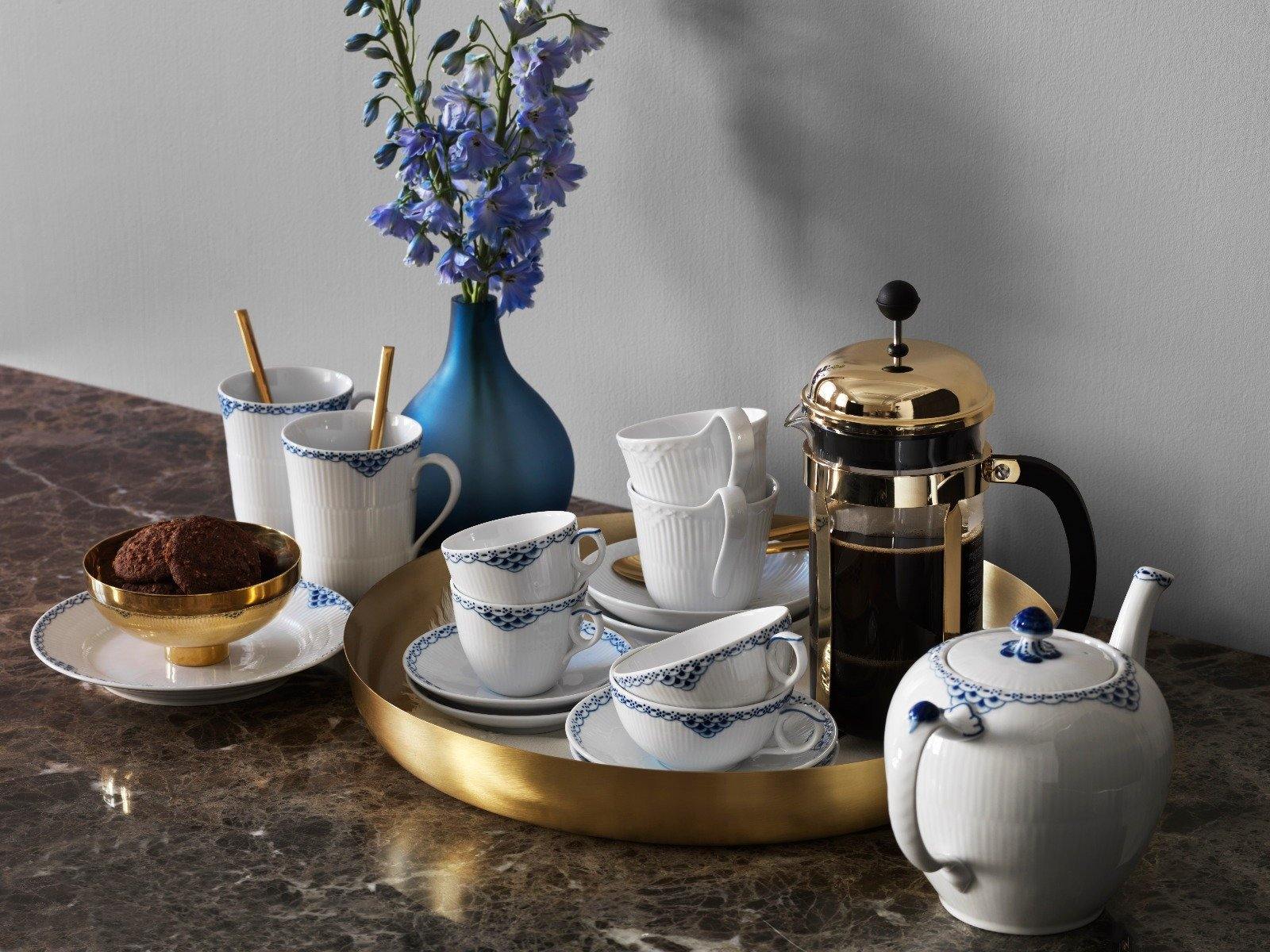 Royal Copenhagen  Hvid riflet Halvblonde højhankskop - 25 cl.