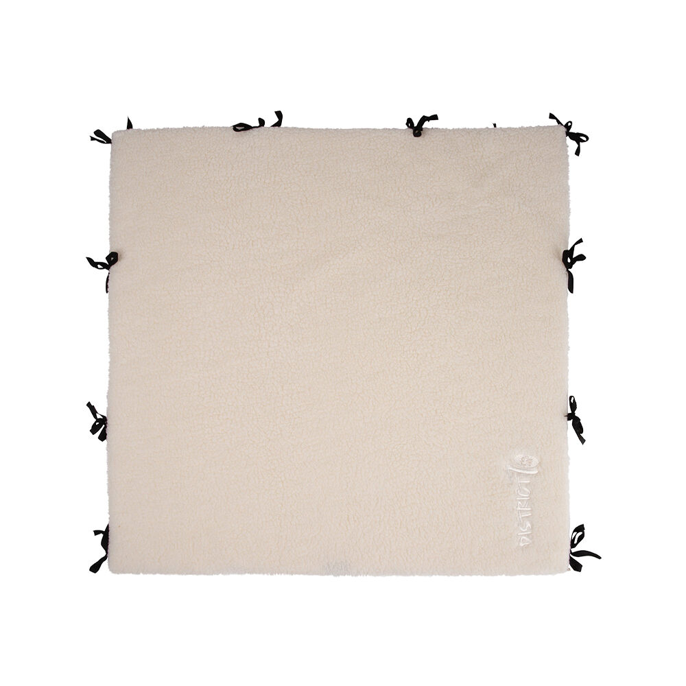District 70 Sherpa Bench Divider