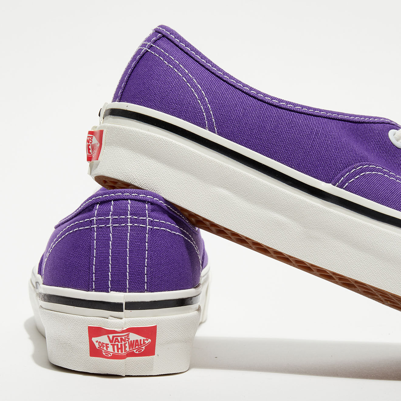Vans Baskets Authentic 44 DX violettes