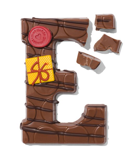 lettre E en chocolat au lait décorée à la main 200g