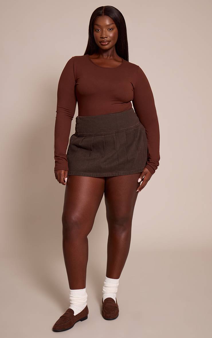 Dark Chocolate Jupe Courte Plissée En Denim Fluide Grande Taille