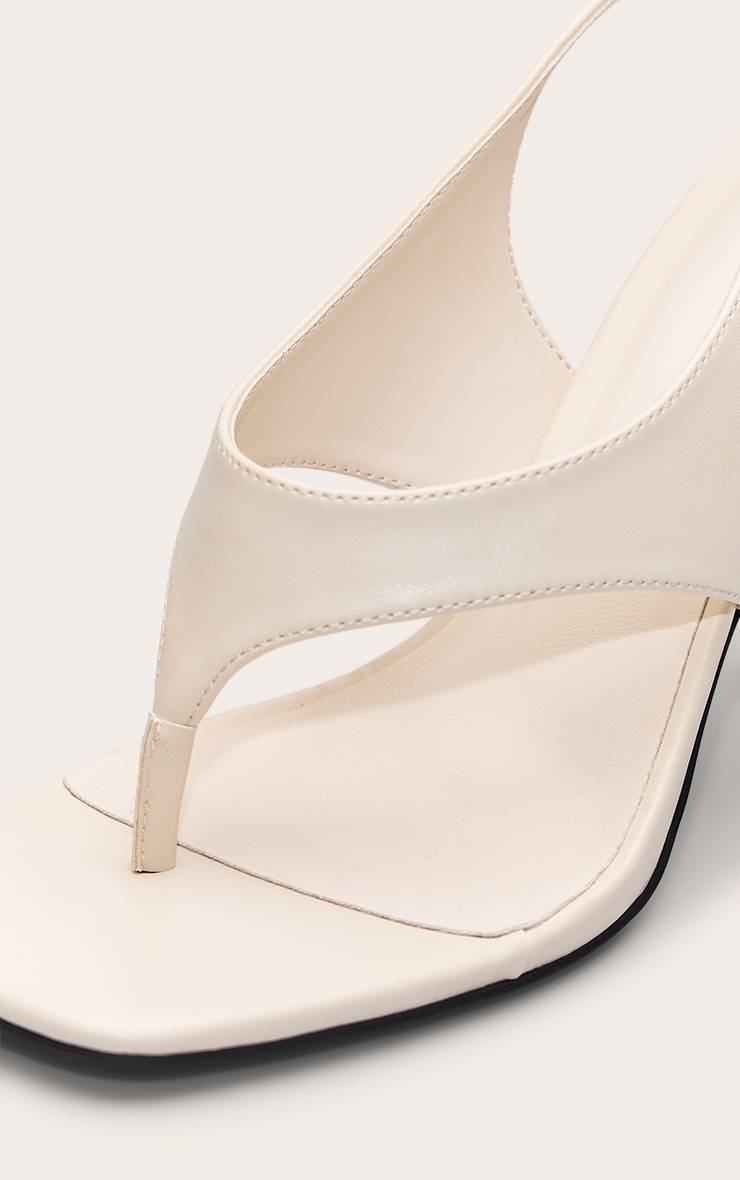 Crème Sandales À Talon Mi-haut Avec Bride Entre Les Orteils En Synthétiquecuir Coupe Large