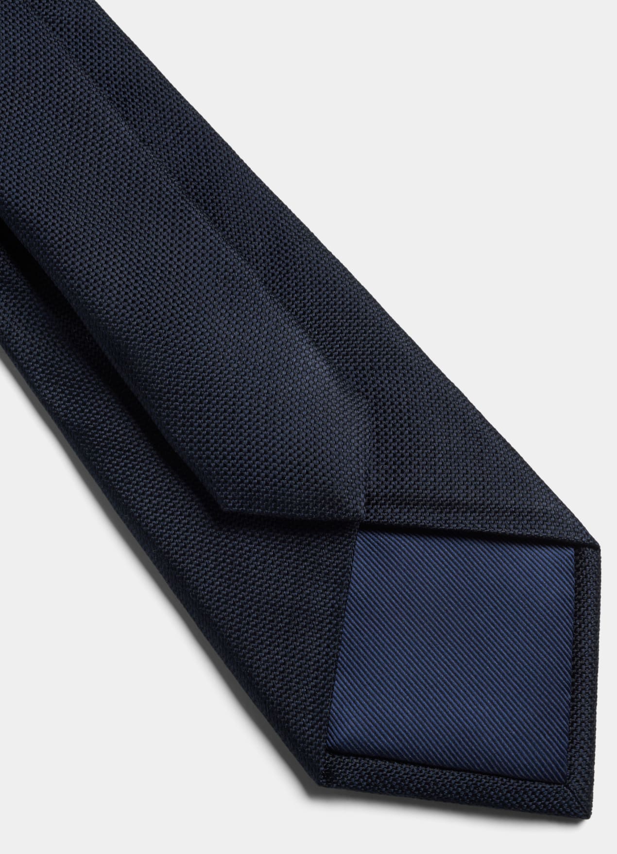 Cravate bleu marine