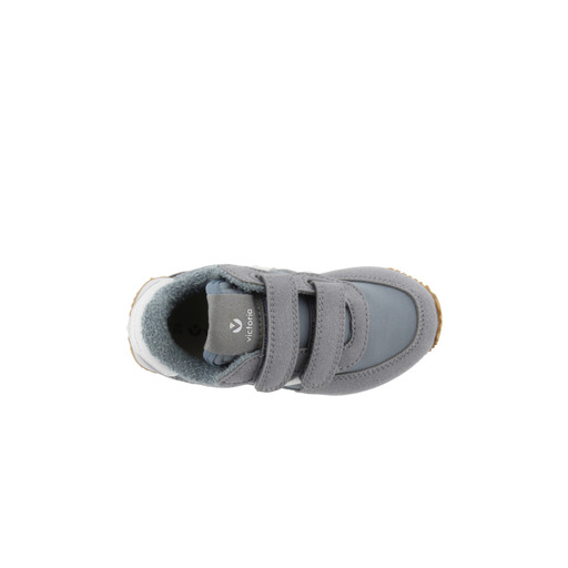 Tênis infantil Victoria Astro em nylon com detalhes em tom sobre tom e fechamento duplo em velcro.