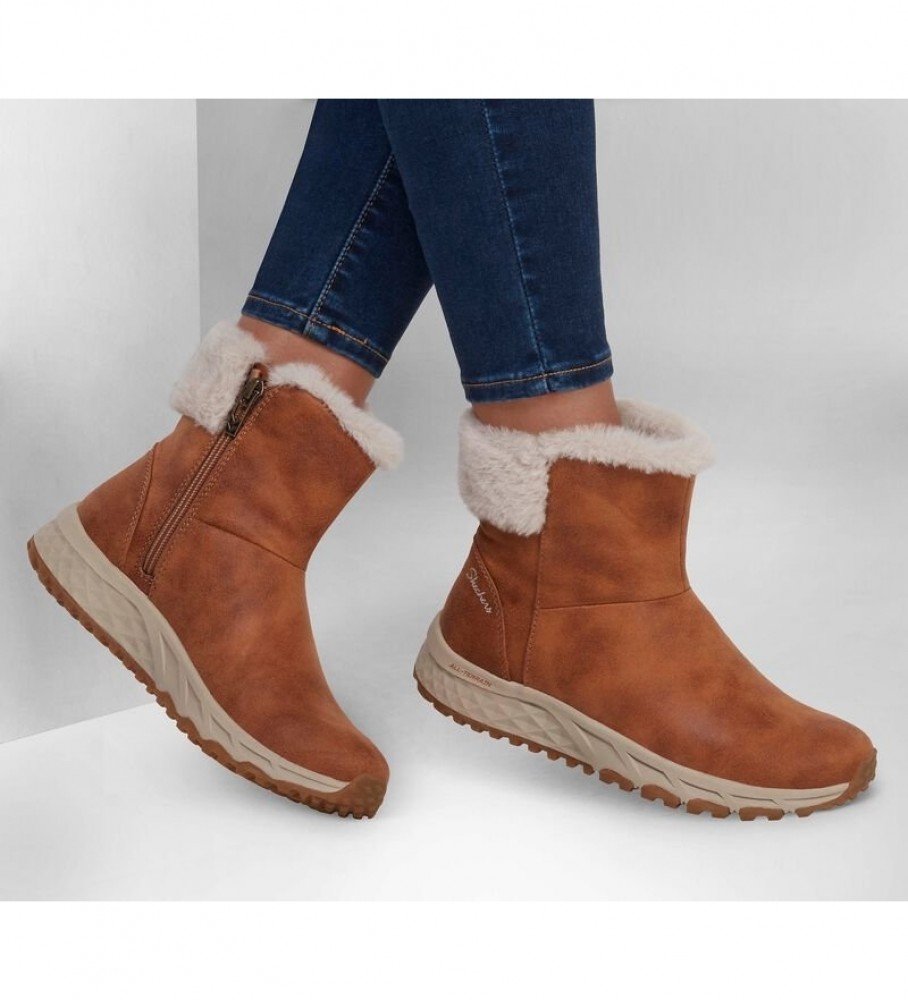 Tênis Skechers Escape Plan Cozy Collab Marrom