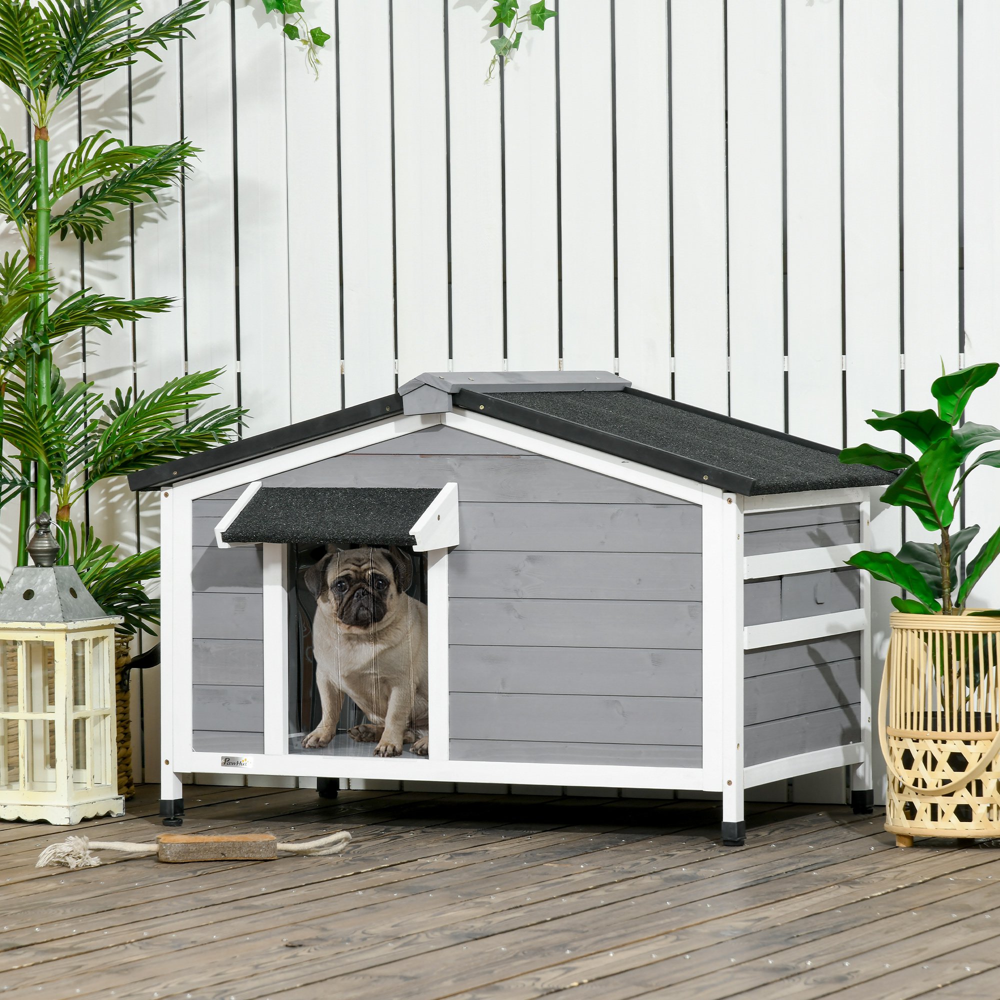 Casinha de madeira para cães PawHut, 97x72x65 cm, com telhado articulado de asfalto, 2 janelas, porta com cortina e base removível, cinza.