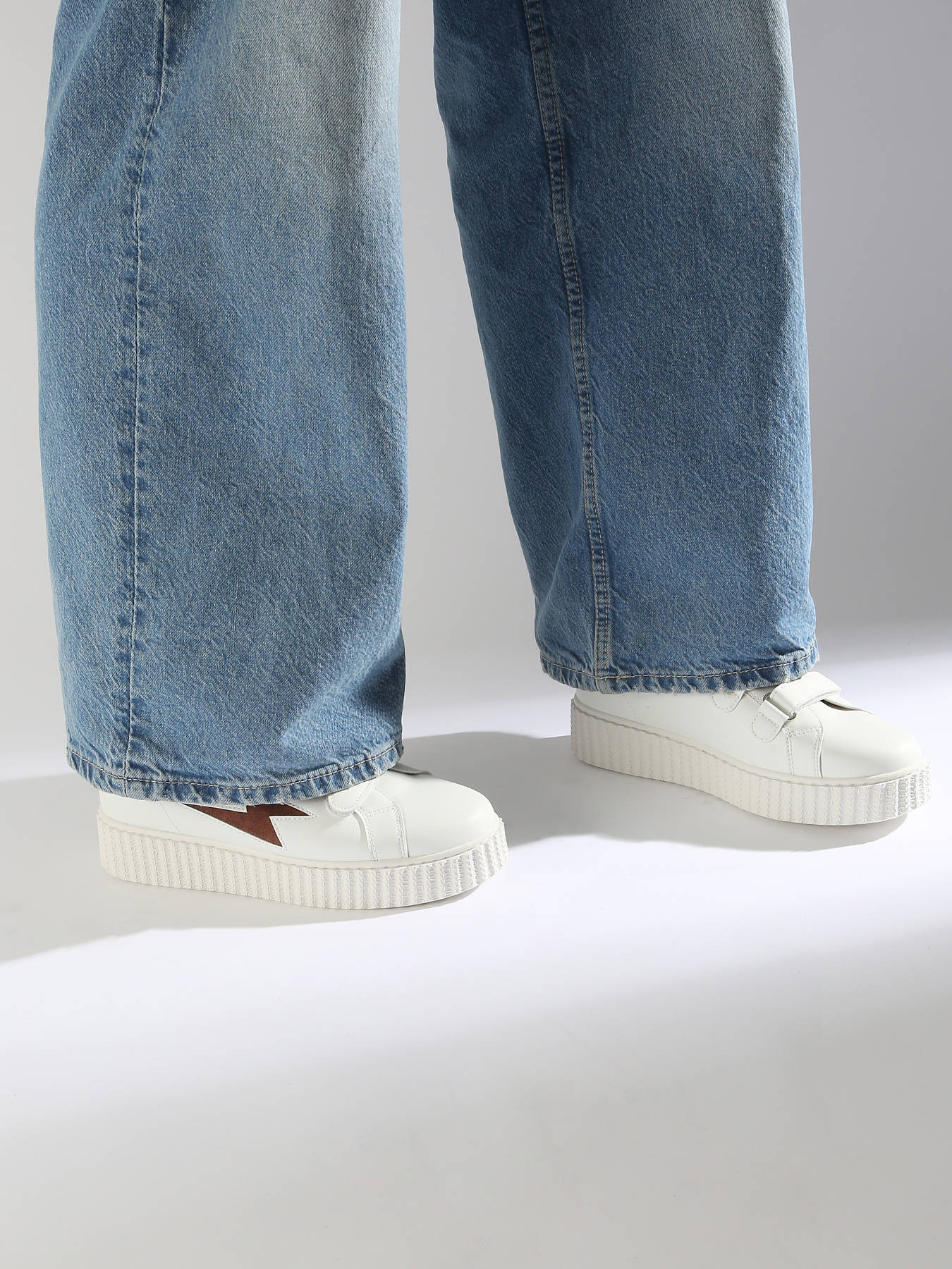 Sneakers VANESSA WU