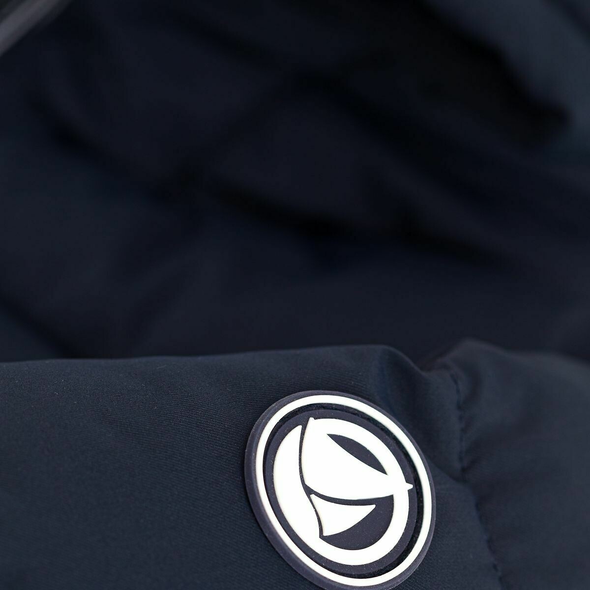 PETIT BATEAU<br>Jaqueta de penas com capuz