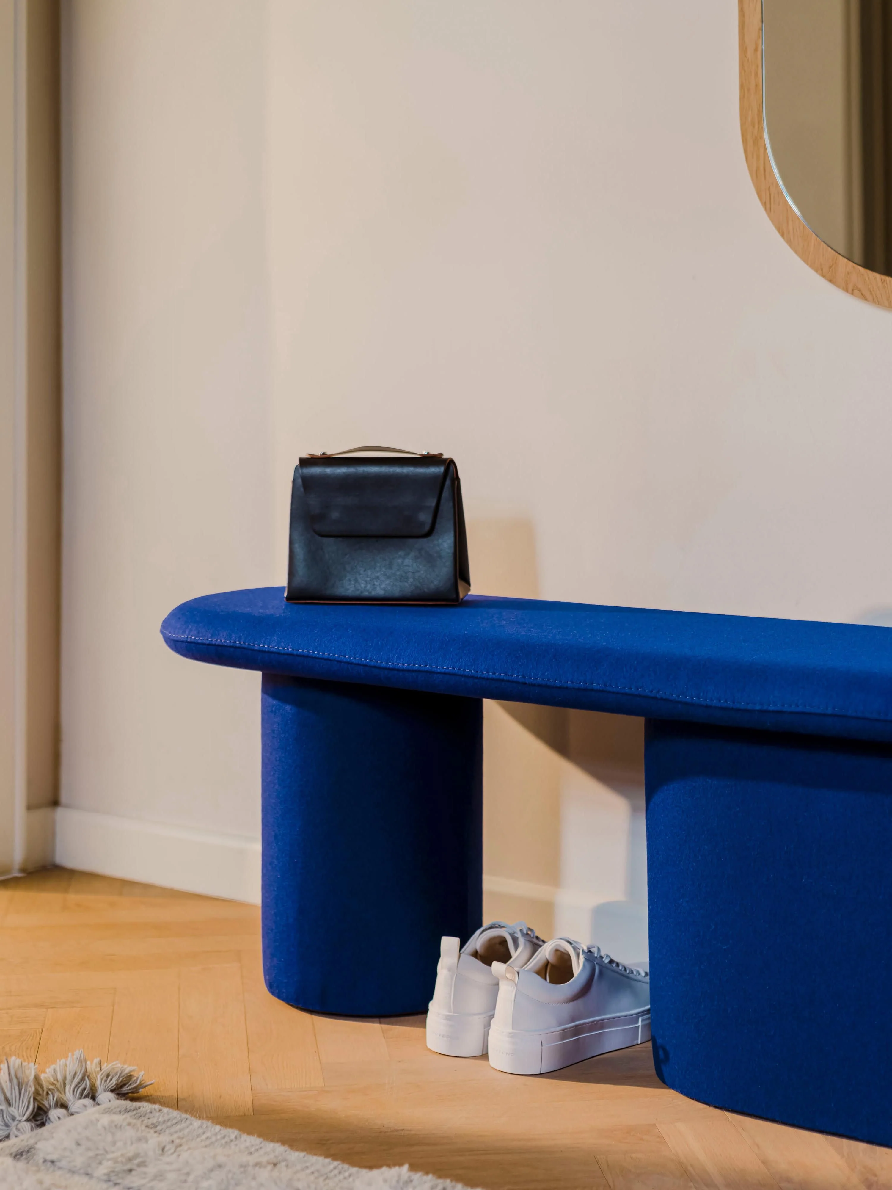 Handgemaakte gestoffeerde bank Rull