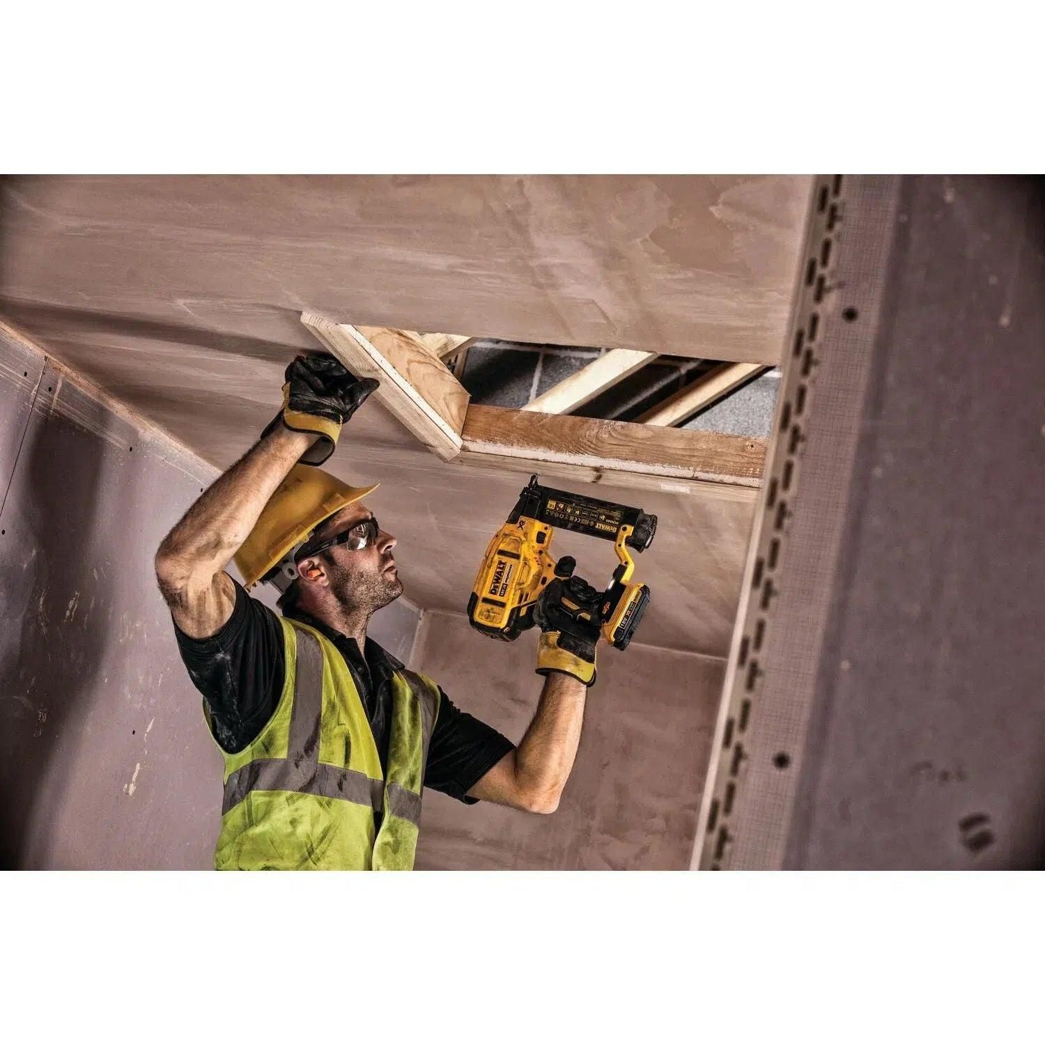 DeWALT DCN680NT Accu afwerktacker 18Ga 18V XR Basic Body in TSTAK
