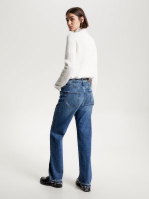 Calça jeans reta de cintura média, estilo relaxado e desbotada.