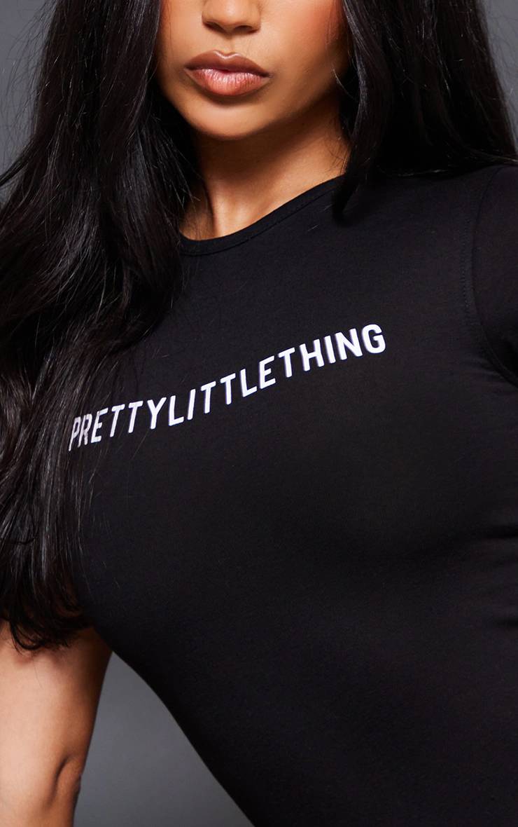Noir Body À Manches Courtes Avec Logo Prettylittlething