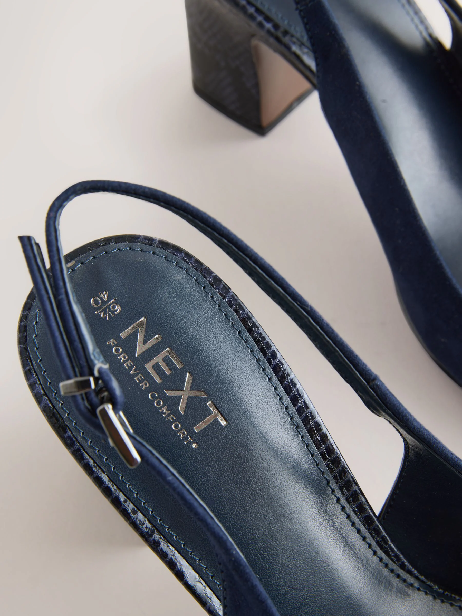 Marineblauw - Hardware Slingback Block Heels