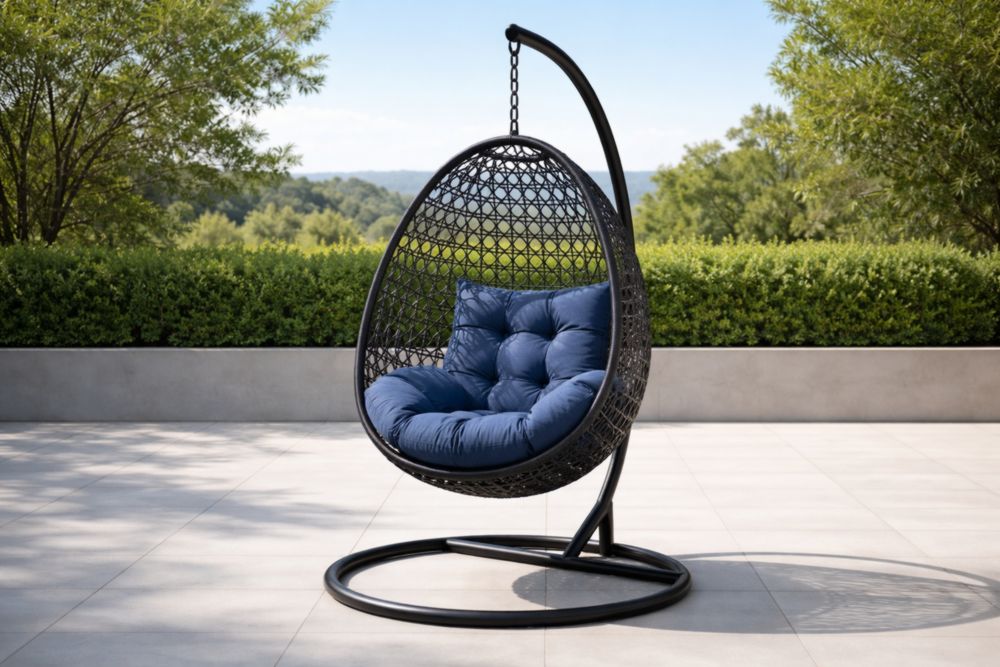 Hängesessel Rattan Stahlrahmen Dunkelblaues Kissen 105cm x 105cm x 195cm