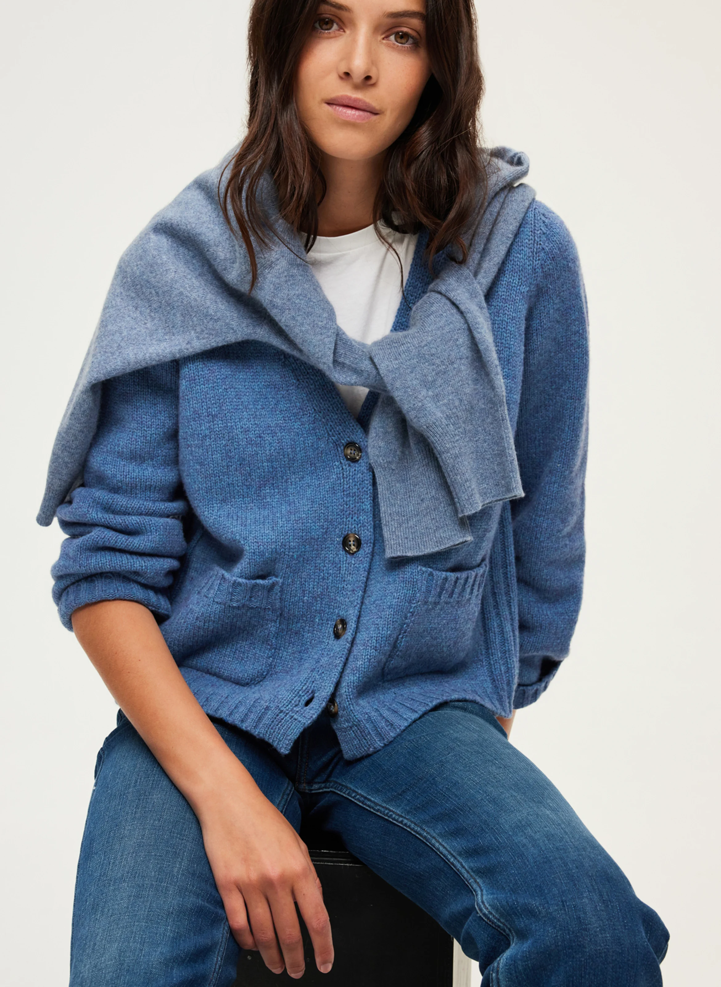 JOZIE - Gilet col V en laine mélangée | Bleu