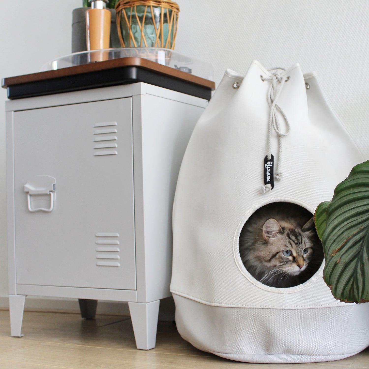 District 70 kattenmand Casa beige D 45 H 60 cm