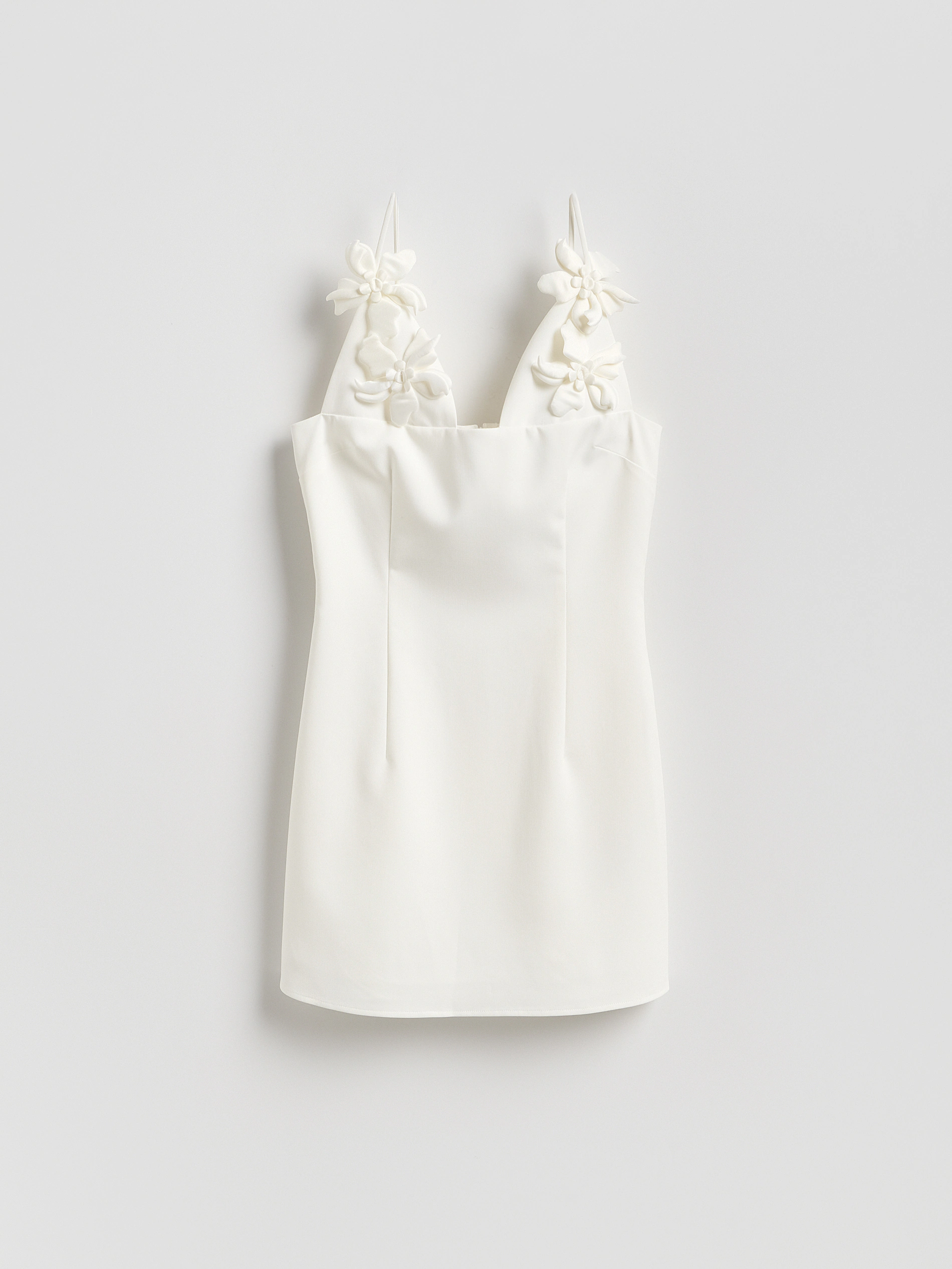 Kleid mit Blumenapplikation