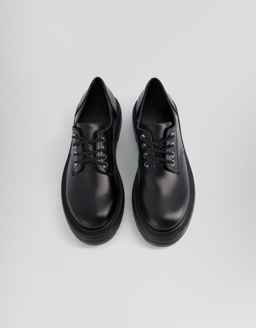Sapatos derby planos com cadarço