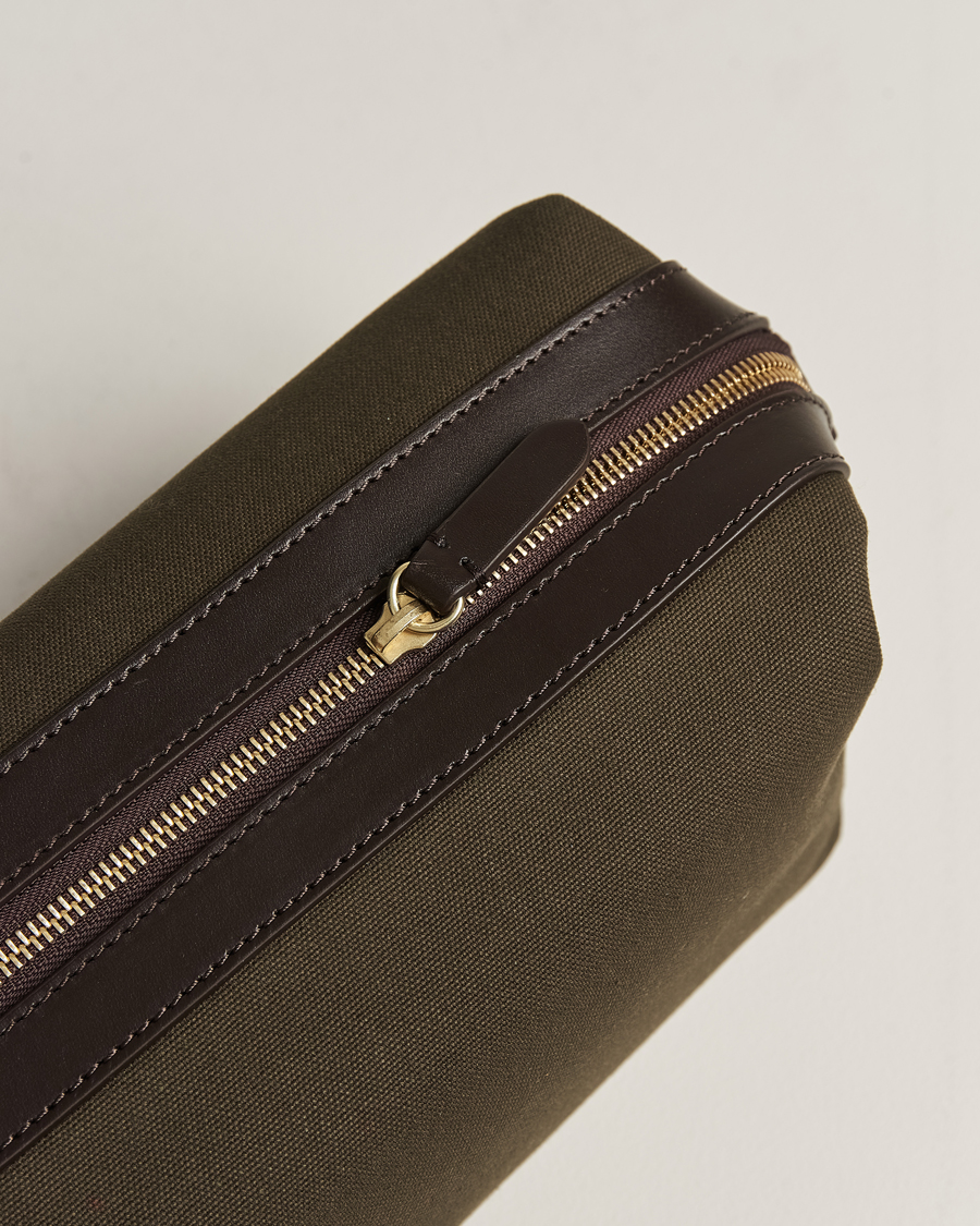 Mismo M/S Nylon Washbag Army/Dark Brown