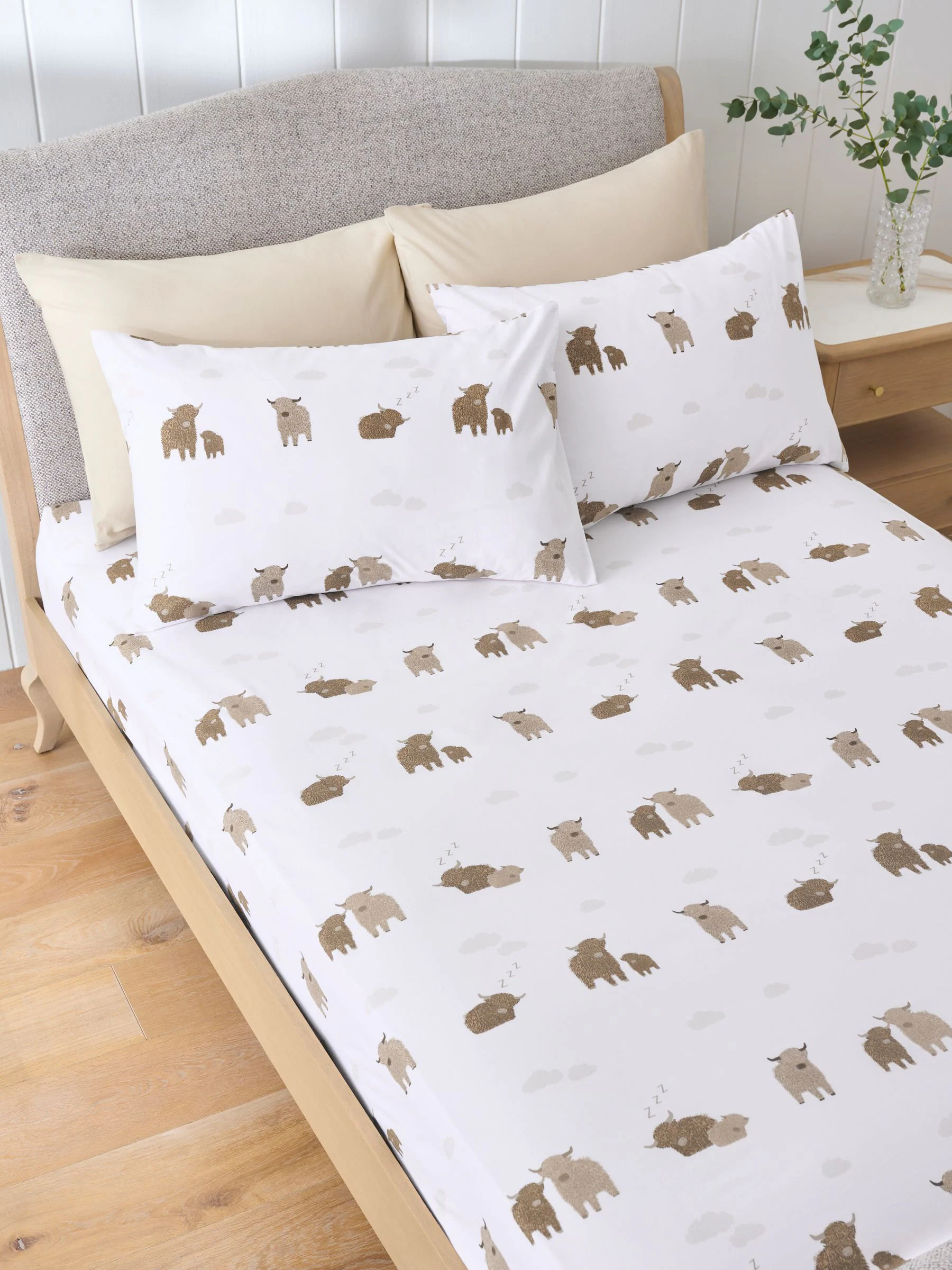 The Highland Cow Fitted Sheet Pillowcase Set
