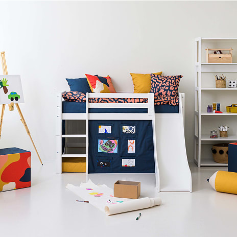 Hoppekids ECO Luxury halvhøj seng med rutsjebane og skrå stige 70x160 cm