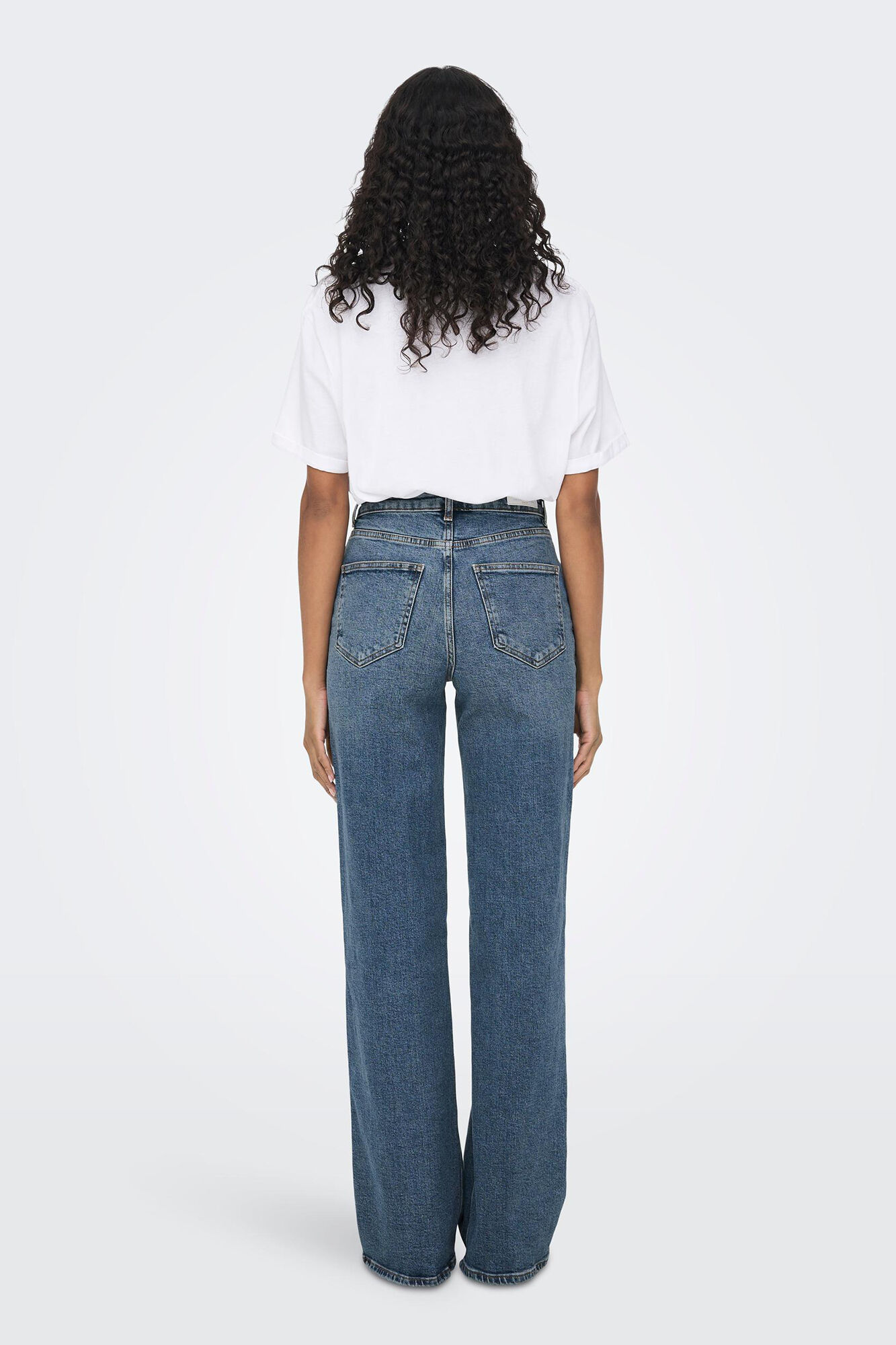 calças jeans de perna larga